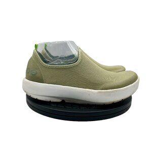 OOFOS OOmg Women’s Size 7.5 Green Low Top Slip On Recovery Shoes.